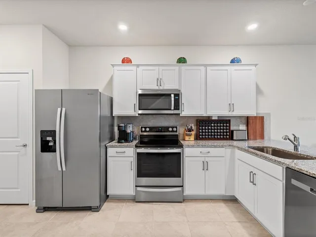 $350,000 | 31428 Amberview Bend, Wesley Chapel, FL 33545