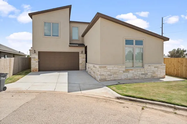 $2,500 | 48 Wilshire Boulevard, Lubbock, TX 79416
