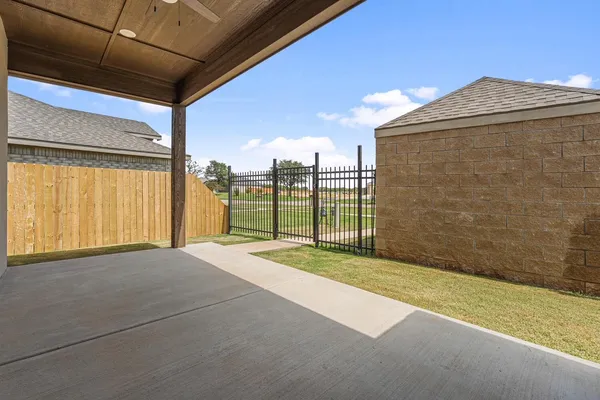 $2,500 | 48 Wilshire Boulevard, Lubbock, TX 79416