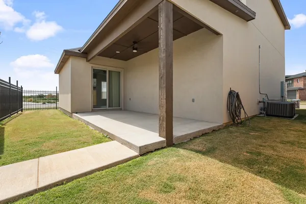 $2,500 | 48 Wilshire Boulevard, Lubbock, TX 79416
