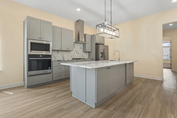 $2,500 | 48 Wilshire Boulevard, Lubbock, TX 79416