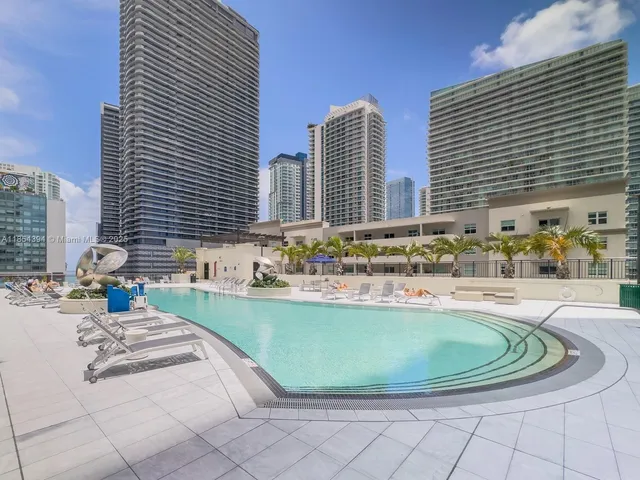 $689,500 | 999 Southwest 1st Avenue, Unit 1611, Miami, FL 33130