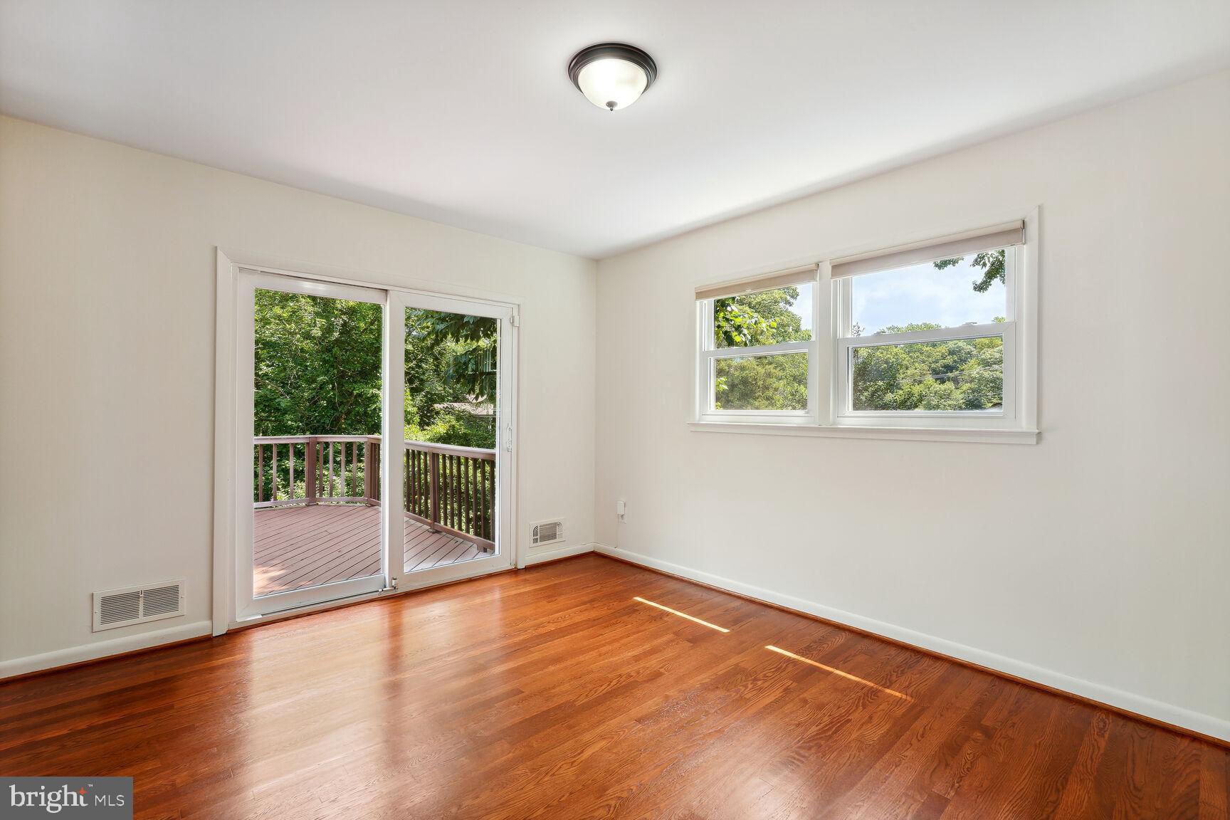 6608 Spring Valley Drive Alexandria, VA 22312 - Photo 11 of 33 Dining Room - walkout to Deck