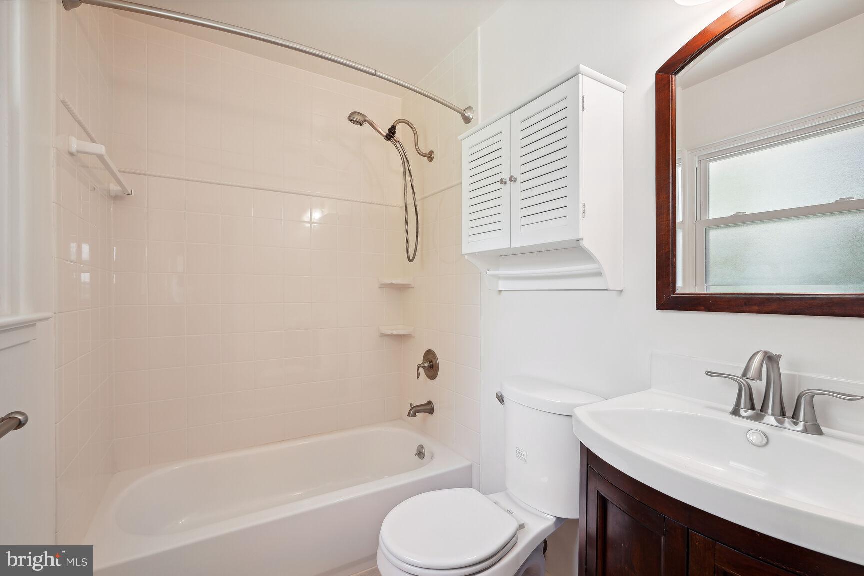 6608 Spring Valley Drive Alexandria, VA 22312 - Photo 19 of 33 Primary Bathroom