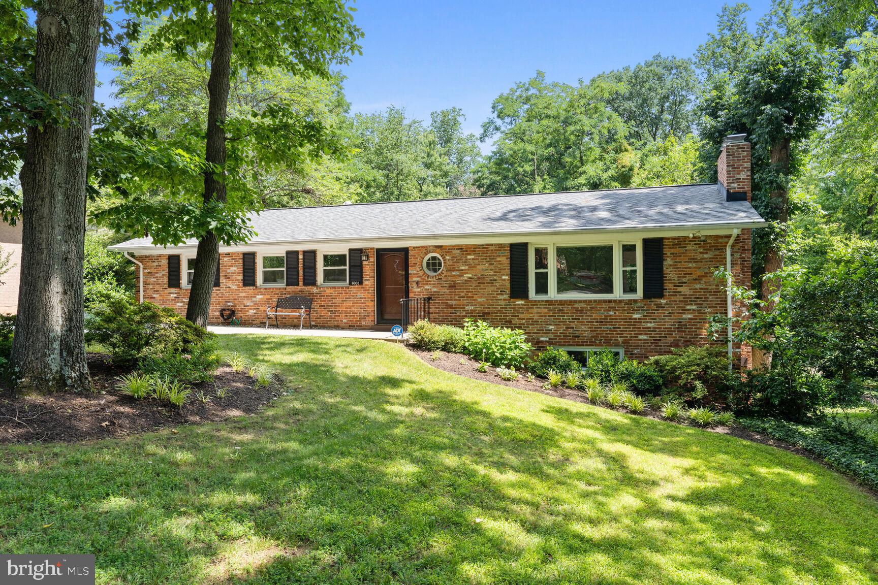 6608 Spring Valley Drive Alexandria, VA 22312 - Photo 2 of 33 All Brick - Raised Rambler