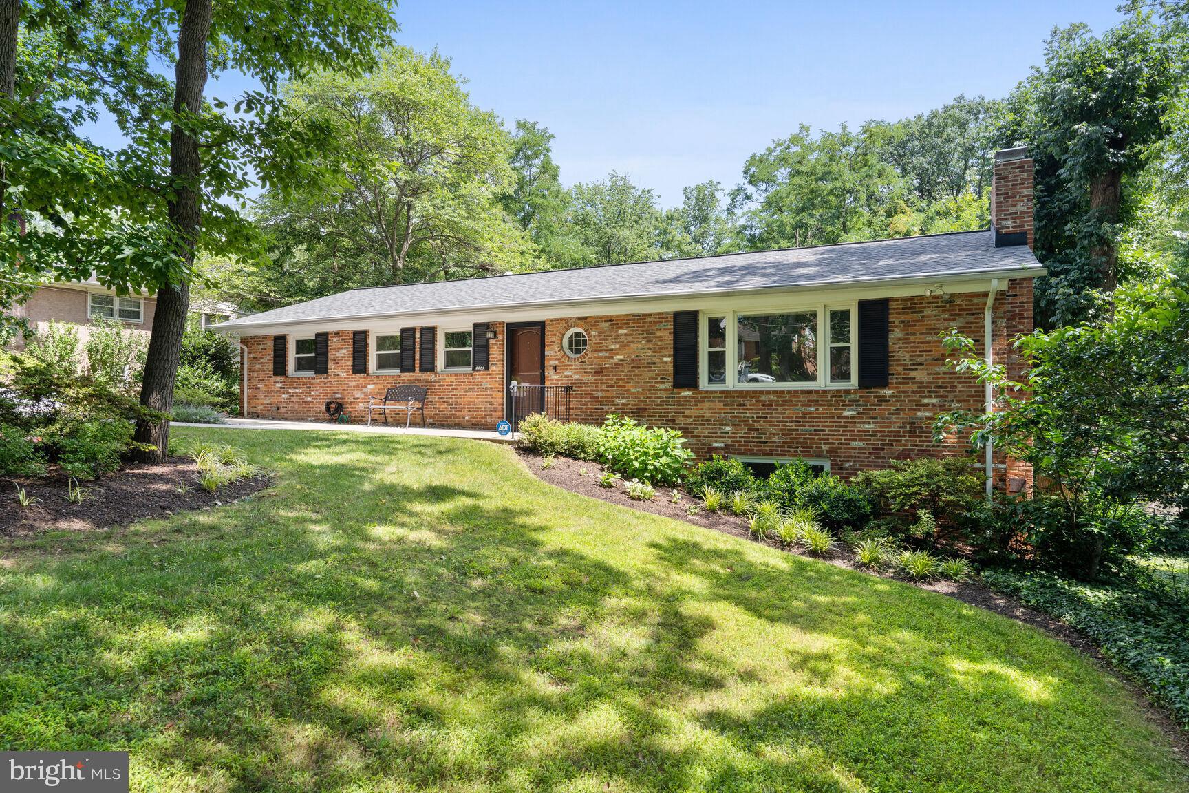 6608 Spring Valley Drive Alexandria, VA 22312 - Photo 3 of 33 Curb Appeal