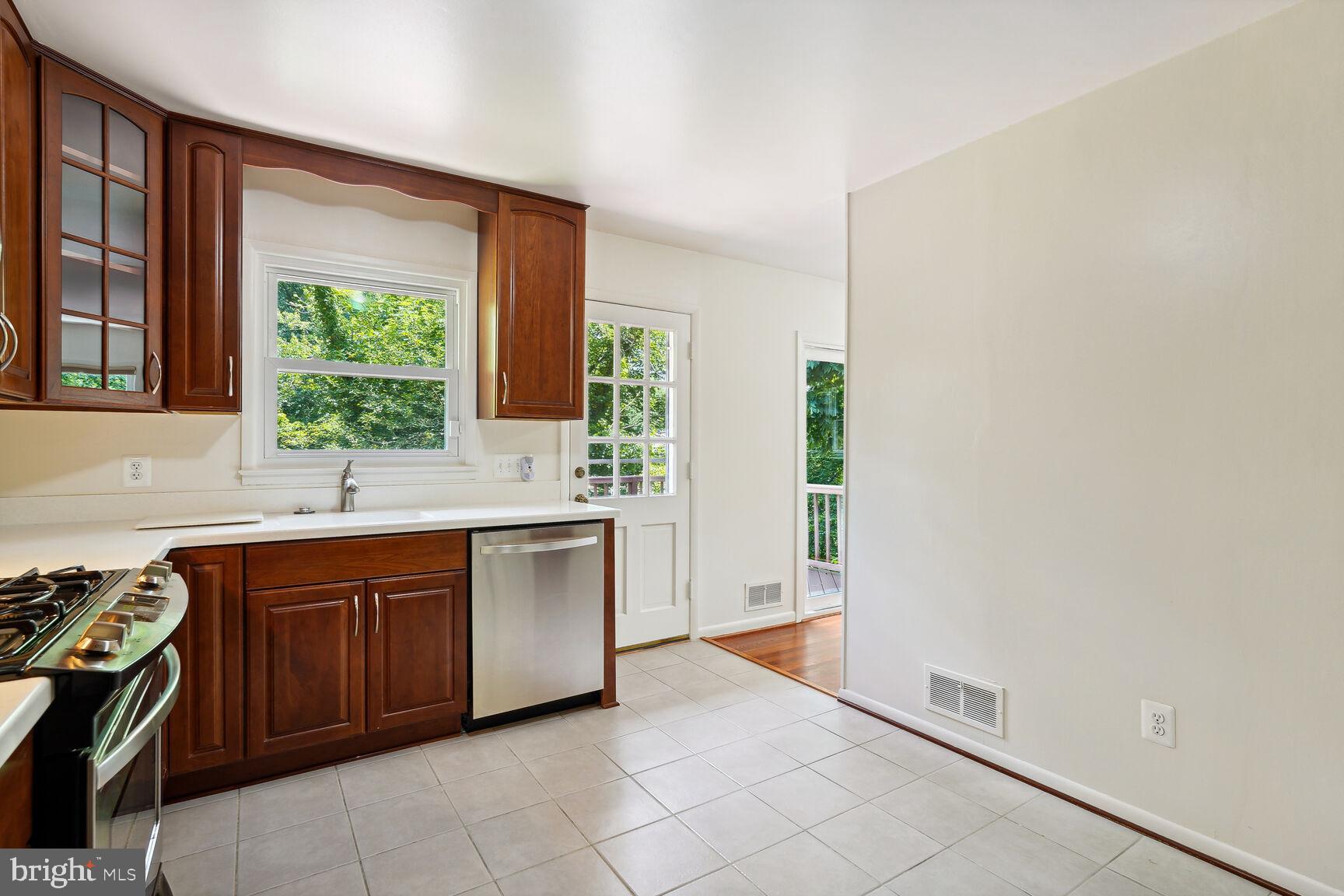 6608 Spring Valley Drive Alexandria, VA 22312 - Photo 7 of 33 Kitchen & Walkout