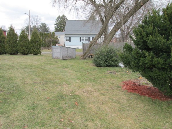 29 Indiana Street Worcester, MA 01604 - Photo 23 of 25 Gallery Image 23