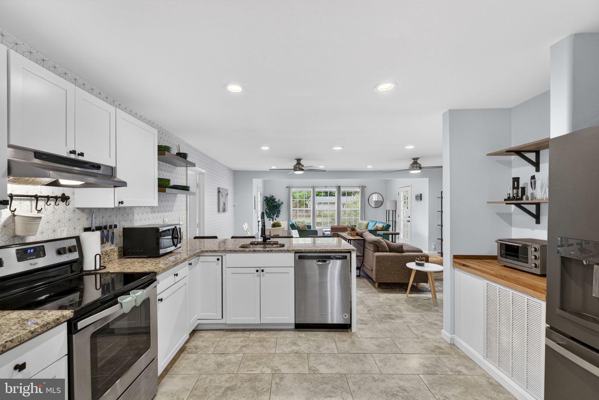102 Confederate Circle Locust Grove, VA 22508 - Photo 2 of 45 Modern kitchen with open layout charm.