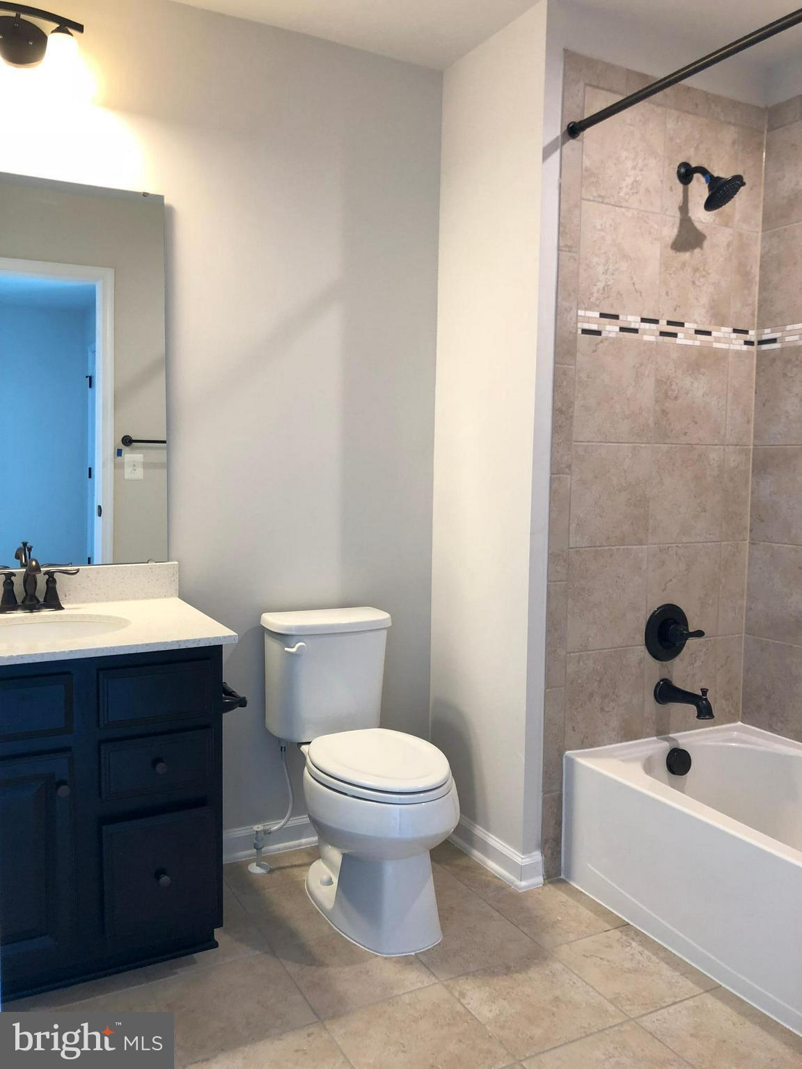 22184 McCormick Terrace Ashburn, VA 20148 - Photo 3 of 13 Bath