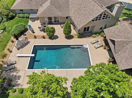 $1,399,900 | 17 Stacy Drive, St. Louis, MO 63132