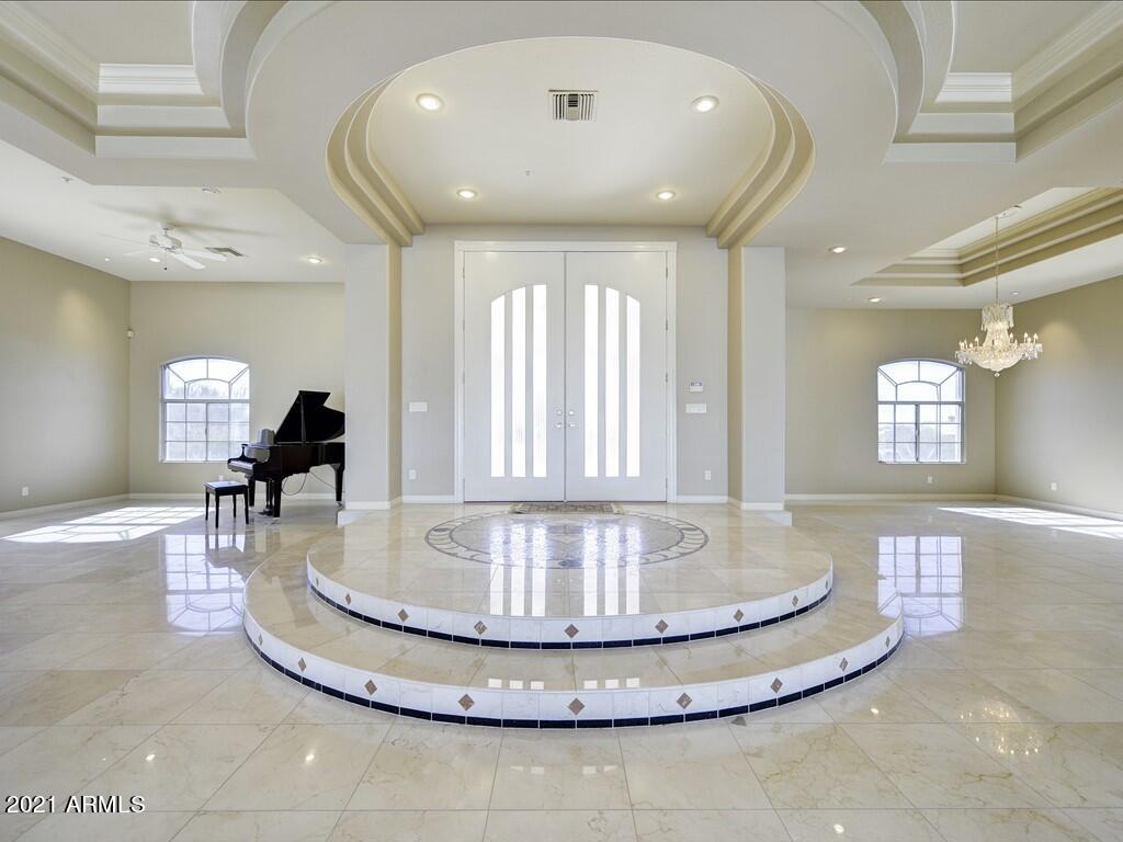 8704 East Los Gatos Drive Scottsdale, AZ 85255 - Photo 4 of 25 003_Grand Entry