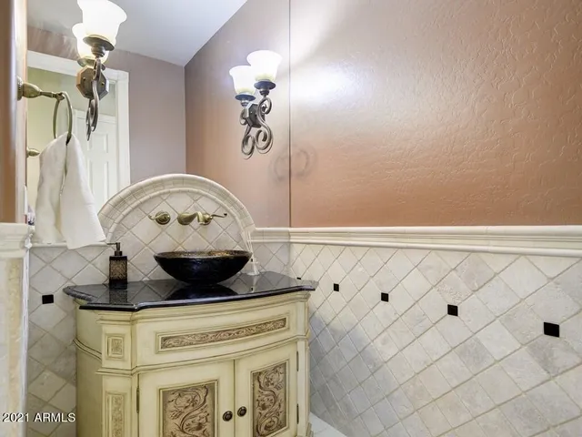 $9,995 | 8704 East Los Gatos Drive, Scottsdale, AZ 85255