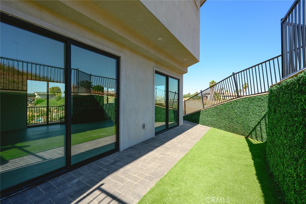 16515 Canyon Ridge Drive Riverside, CA 92503 - Photo 10 of 61