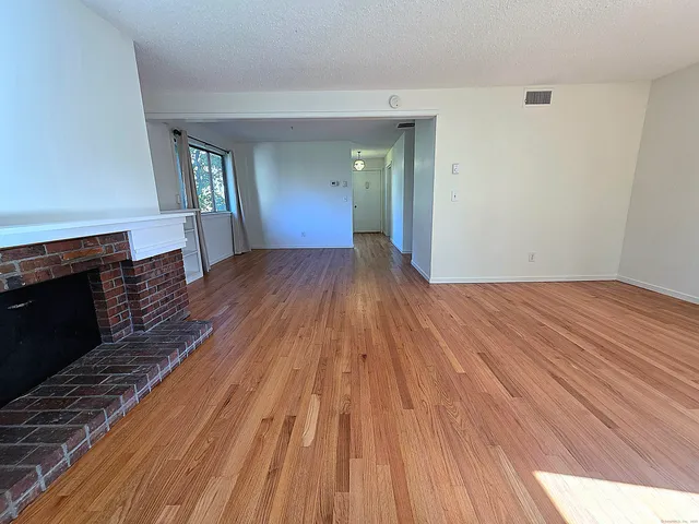 $2,450 | 563 Heritage Village, Unit F, Southbury, CT 06488