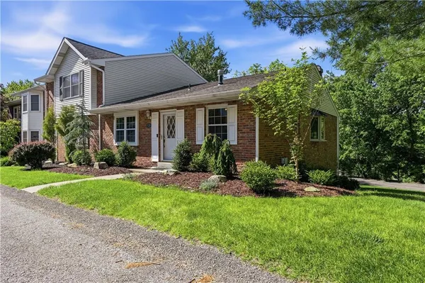 $220,000 | 1328 Quail Run Circle, Bethel Park, PA 15102
