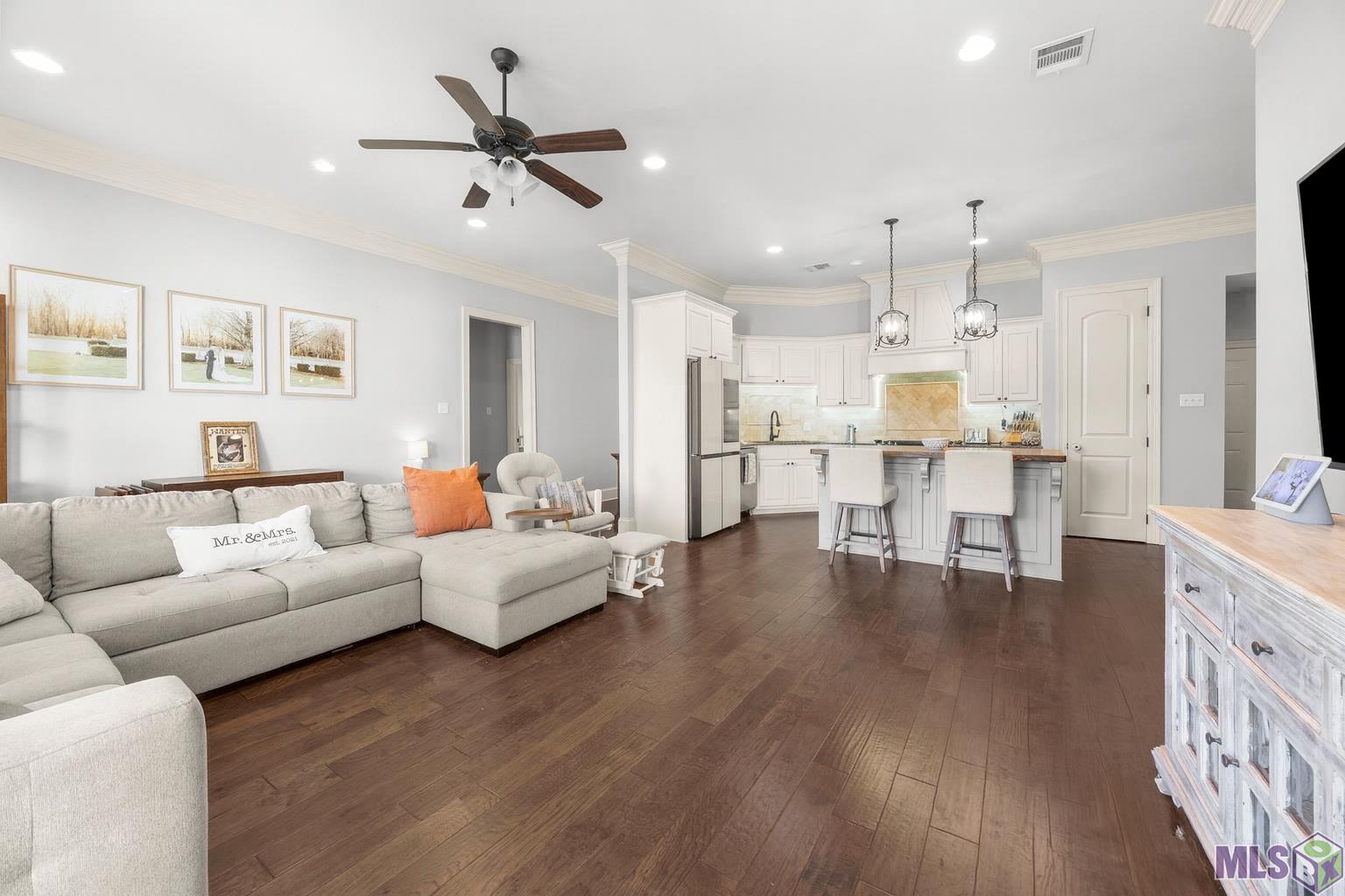 533 Portula Avenue Baton Rouge, LA 70820 - Photo 3 of 16 Gallery Image 3