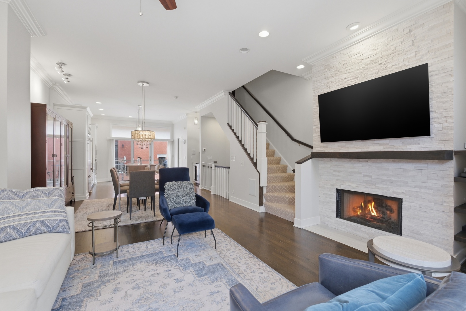 449 North Clinton Street Chicago, IL 60654 - Photo 10 of 26