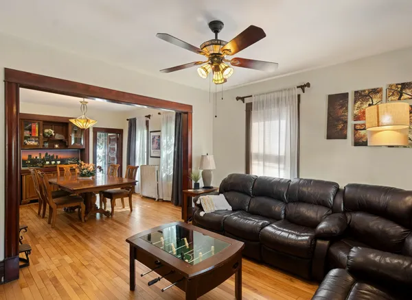 $1,950 | 2713 Garfield Avenue, Unit 1, Minneapolis, MN 55408
