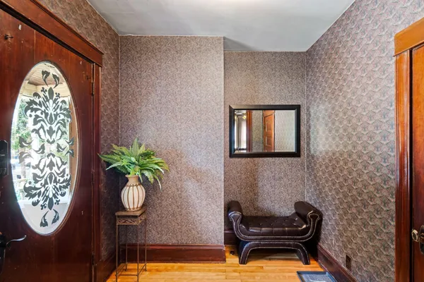 $1,950 | 2713 Garfield Avenue, Unit 1, Minneapolis, MN 55408