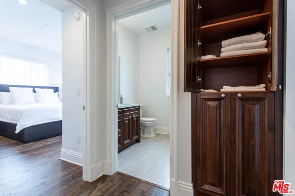 $8,750 | 907 South Shenandoah Street, Unit 302, Los Angeles, CA 90035