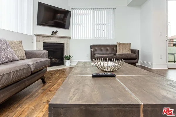 $8,750 | 907 South Shenandoah Street, Unit 302, Los Angeles, CA 90035