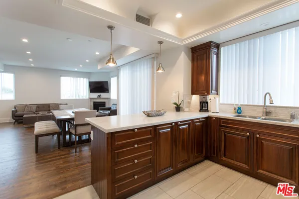 $8,750 | 907 South Shenandoah Street, Unit 302, Los Angeles, CA 90035