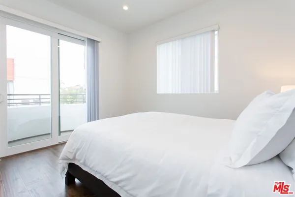 $8,750 | 907 South Shenandoah Street, Unit 302, Los Angeles, CA 90035