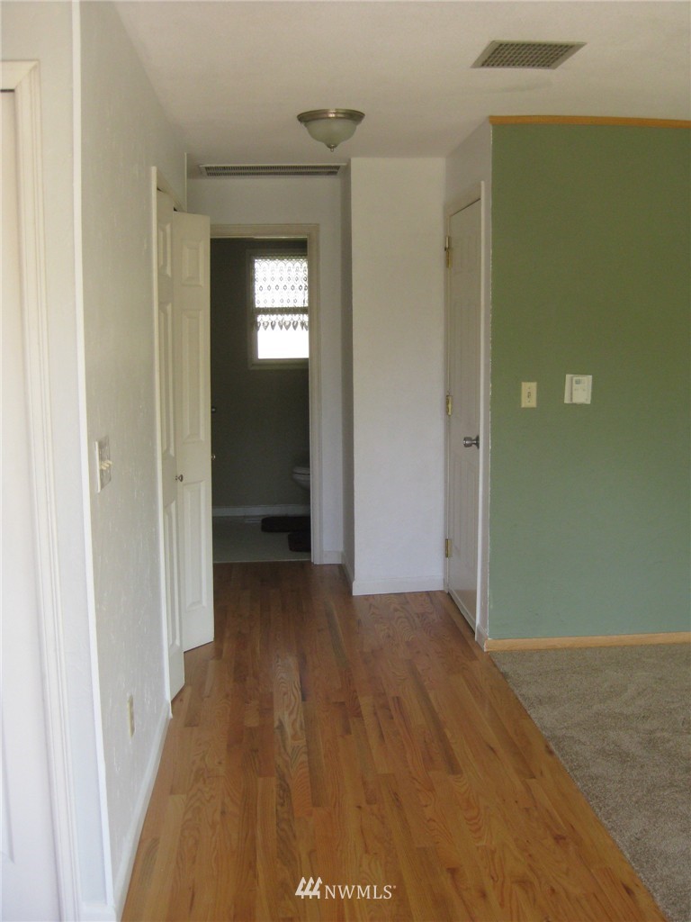 2220 240th Place Southeast Bothell, WA 98021 - Photo 11 of 25