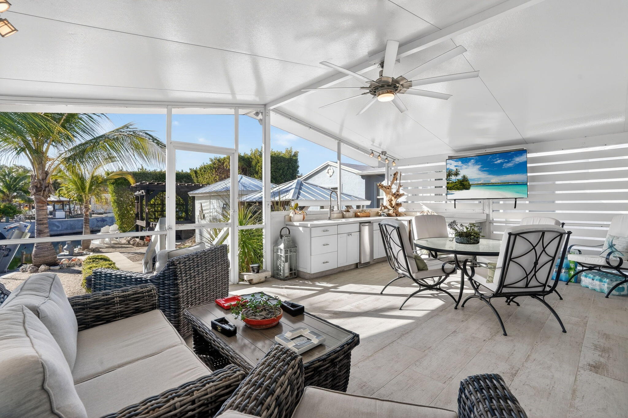 1127 Gulfstream Lane Key Largo, FL 33037 - Photo 20 of 40 19-web-or-mls-019_DSC09719