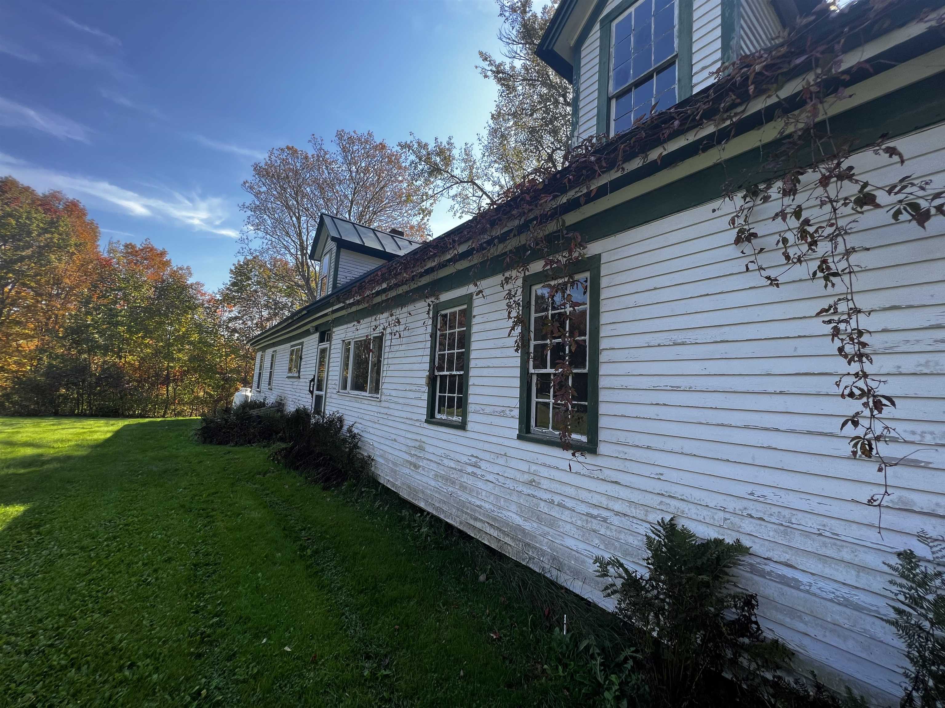 842 Macks Mountain Road Peacham, VT 05873 - Photo 13 of 34