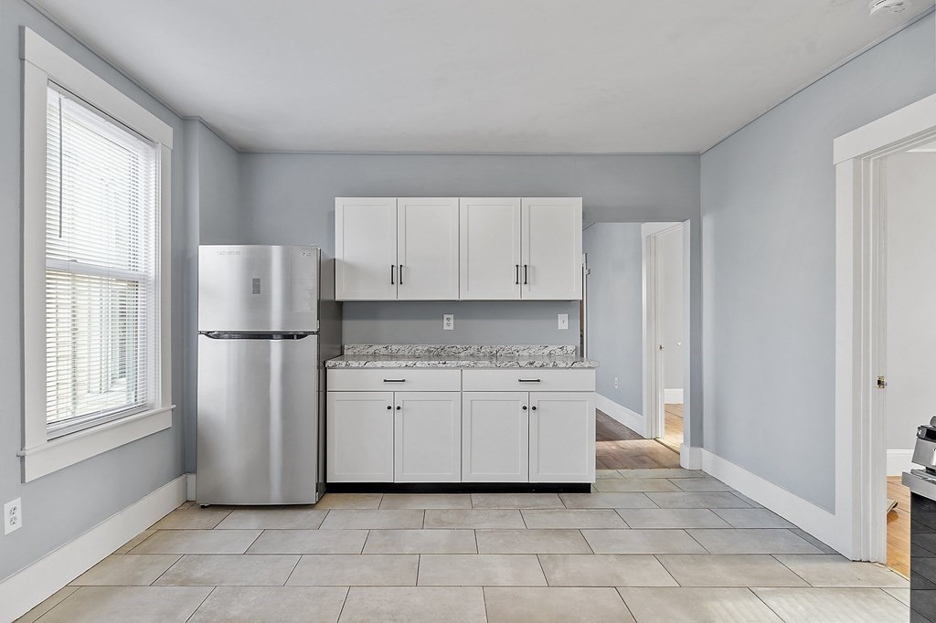 246 Vernon Street Worcester, MA 01607 - Photo 10 of 26 Gallery Image 10
