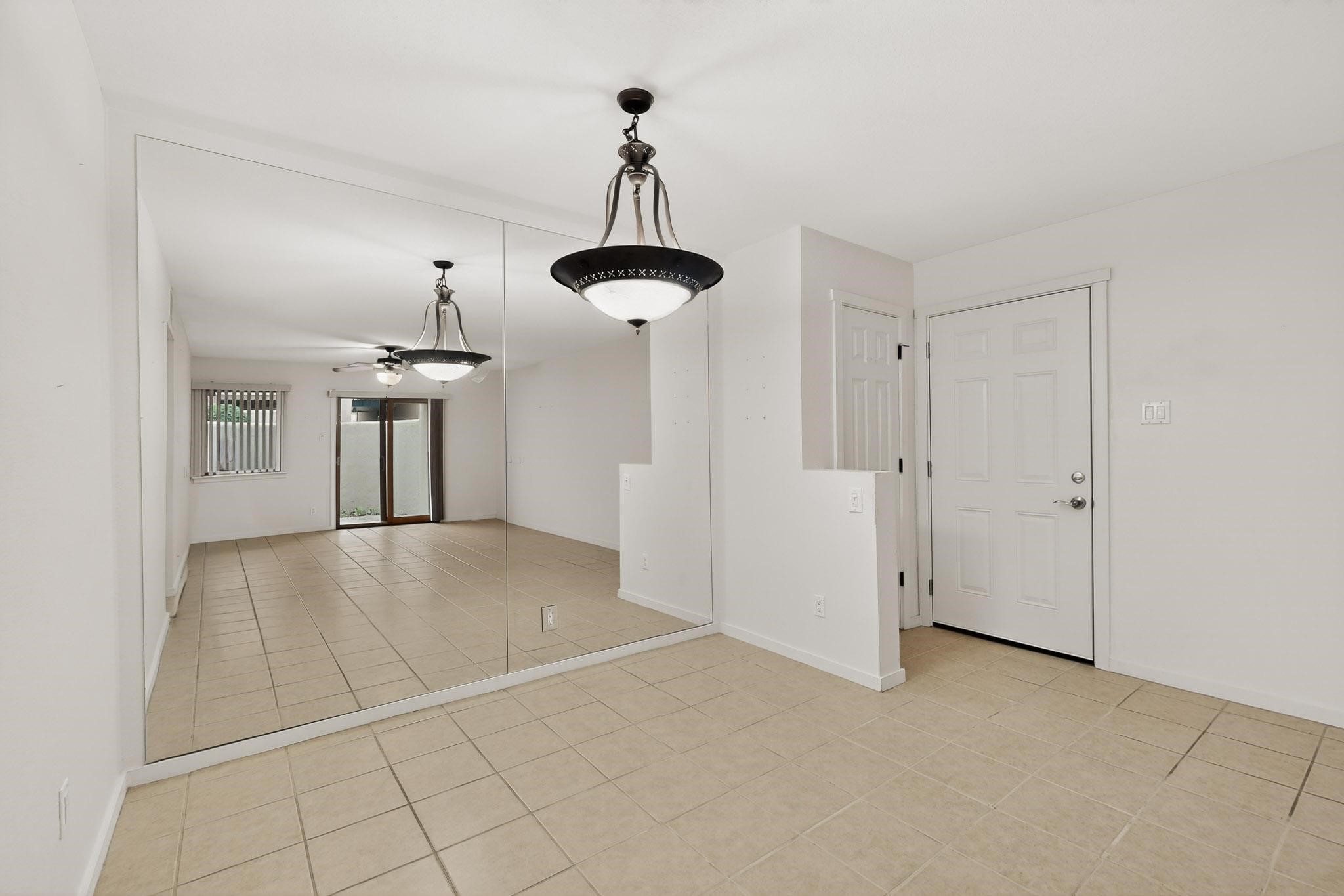 601 West San Mateo Road, Unit 27 Santa Fe, NM 87505 - Photo 25 of 27 Dining Area - Unstaged