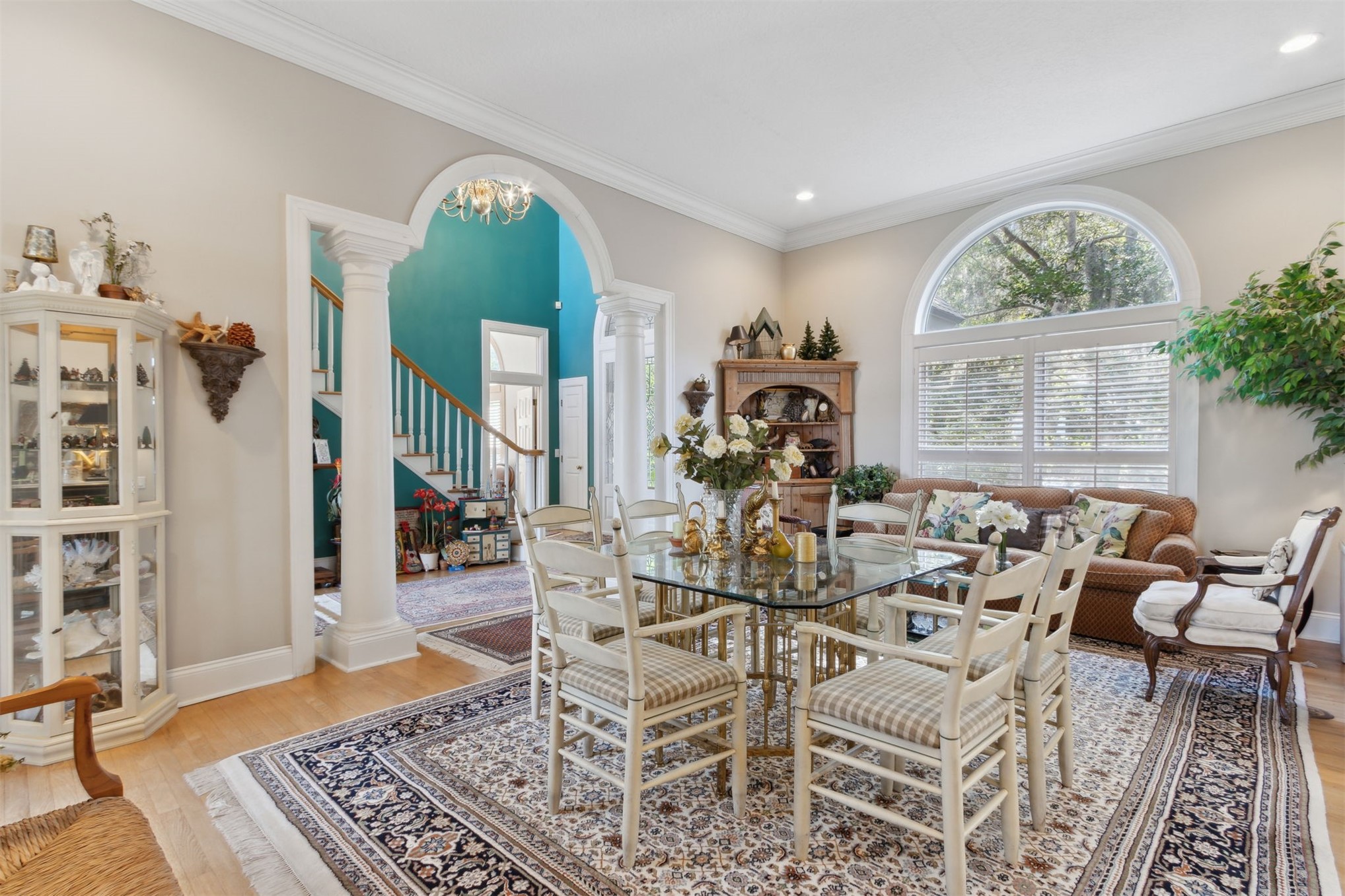 76 Marsh Creek Road Amelia Island, FL 32034 - Photo 38 of 100 a living room with furniture a window and a table