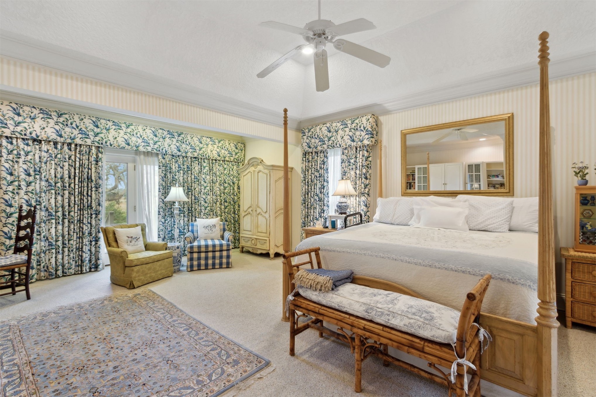 76 Marsh Creek Road Amelia Island, FL 32034 - Photo 41 of 100 a living room with furniture and a chandelier