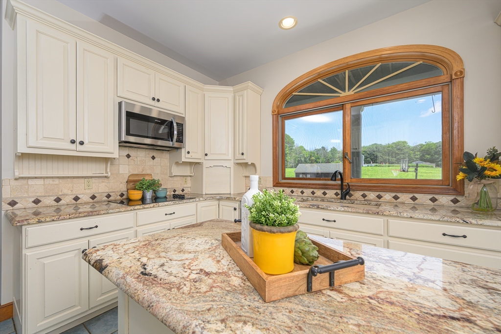 190 Russell Hill Road Ashburnham, MA 01430 - Photo 15 of 40