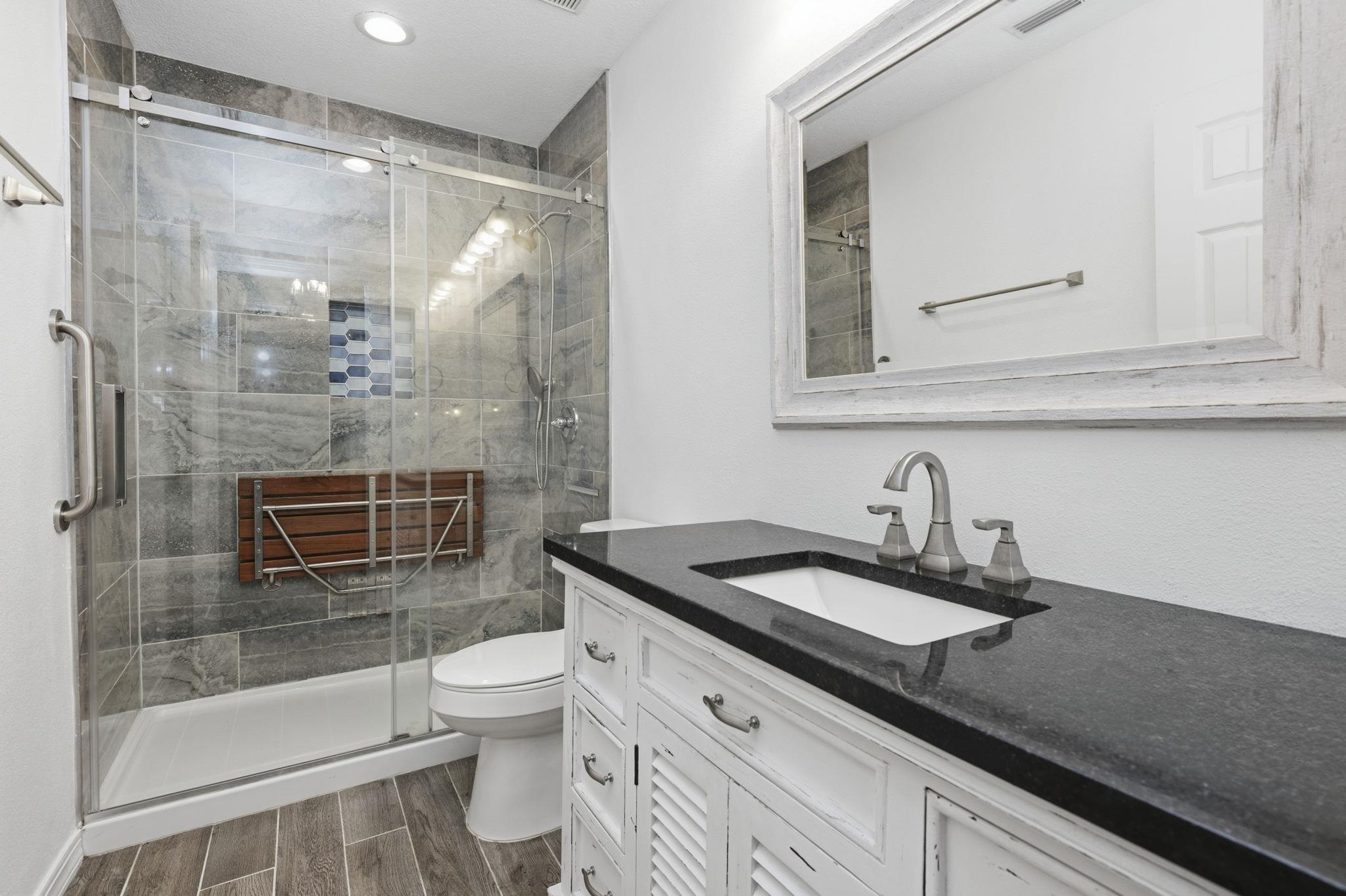 10670 Jeff Hamilton Road Mobile, AL 36695 - Photo 30 of 43 Bathroom