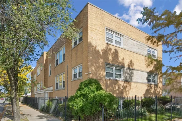$249,999 | 4501 North Central Avenue, Unit 301, Chicago, IL 60630