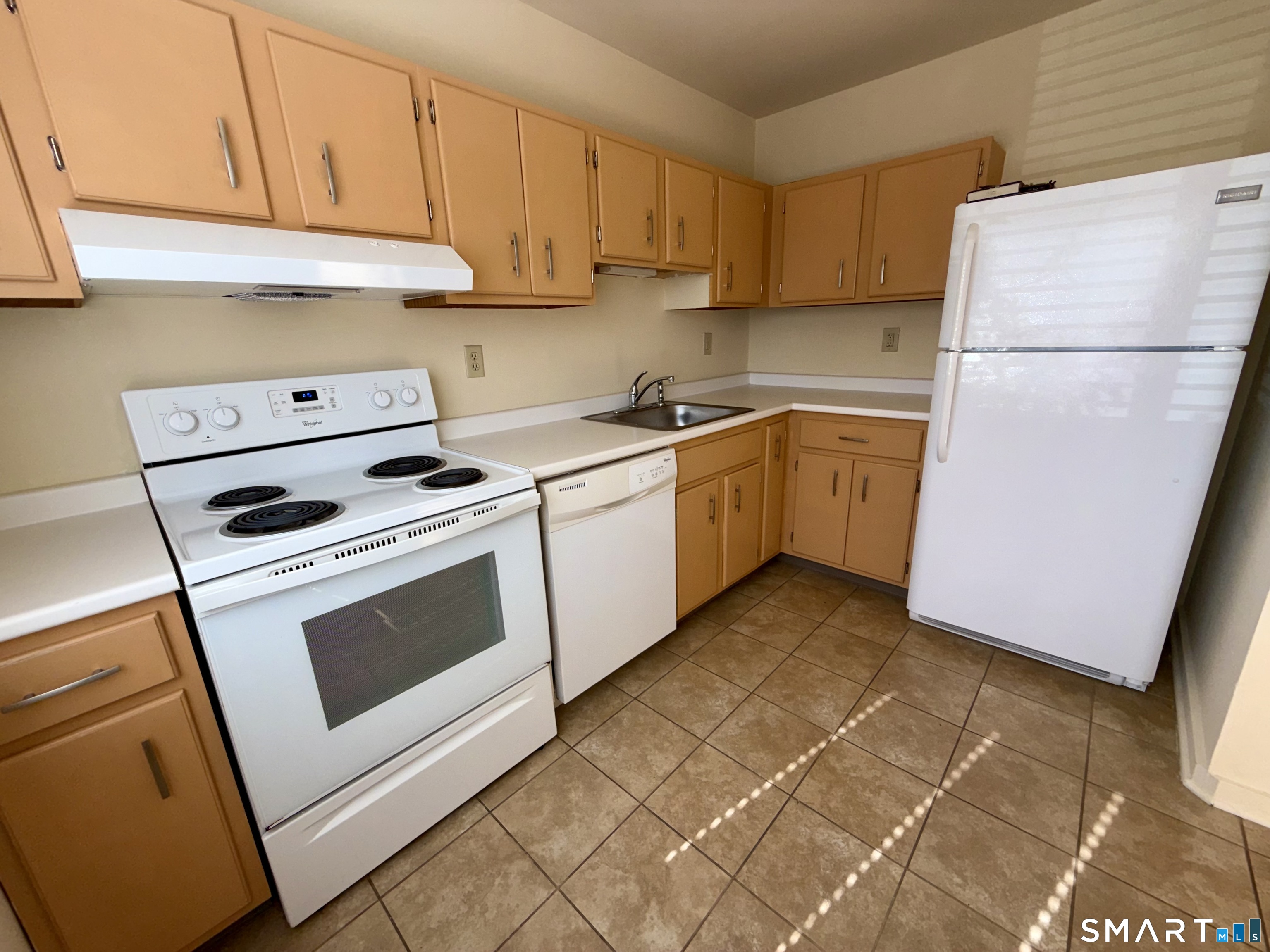 552 Asbury Ridge, Unit 552 Shelton, CT 06484 - Photo 3 of 15 Gallery Image 3