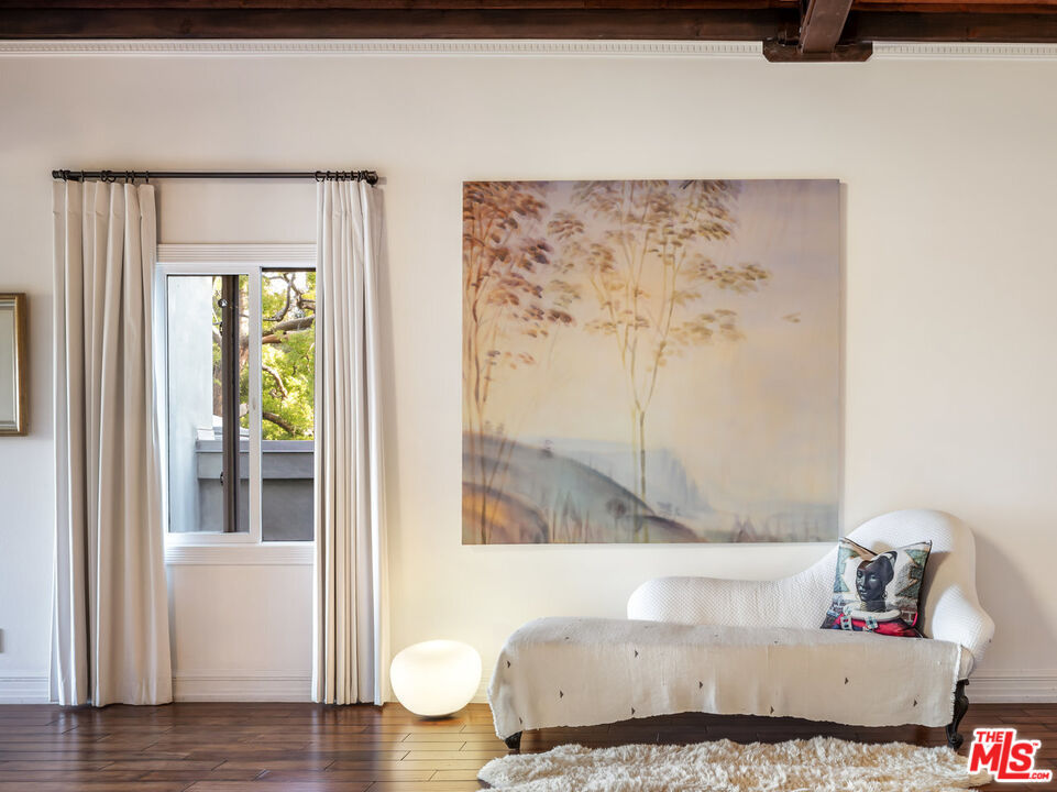 7770 Firenze Avenue Los Angeles, CA 90046 - Photo 14 of 32 a view of a living room