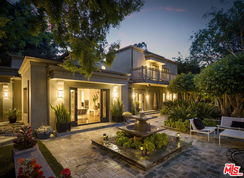 7770 Firenze Avenue Los Angeles, CA 90046 - Photo 28 of 32 a view of a building with sitting area