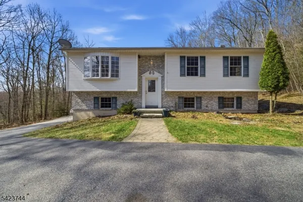 $514,000 | 911 Upper Drive, Newton, NJ 07860