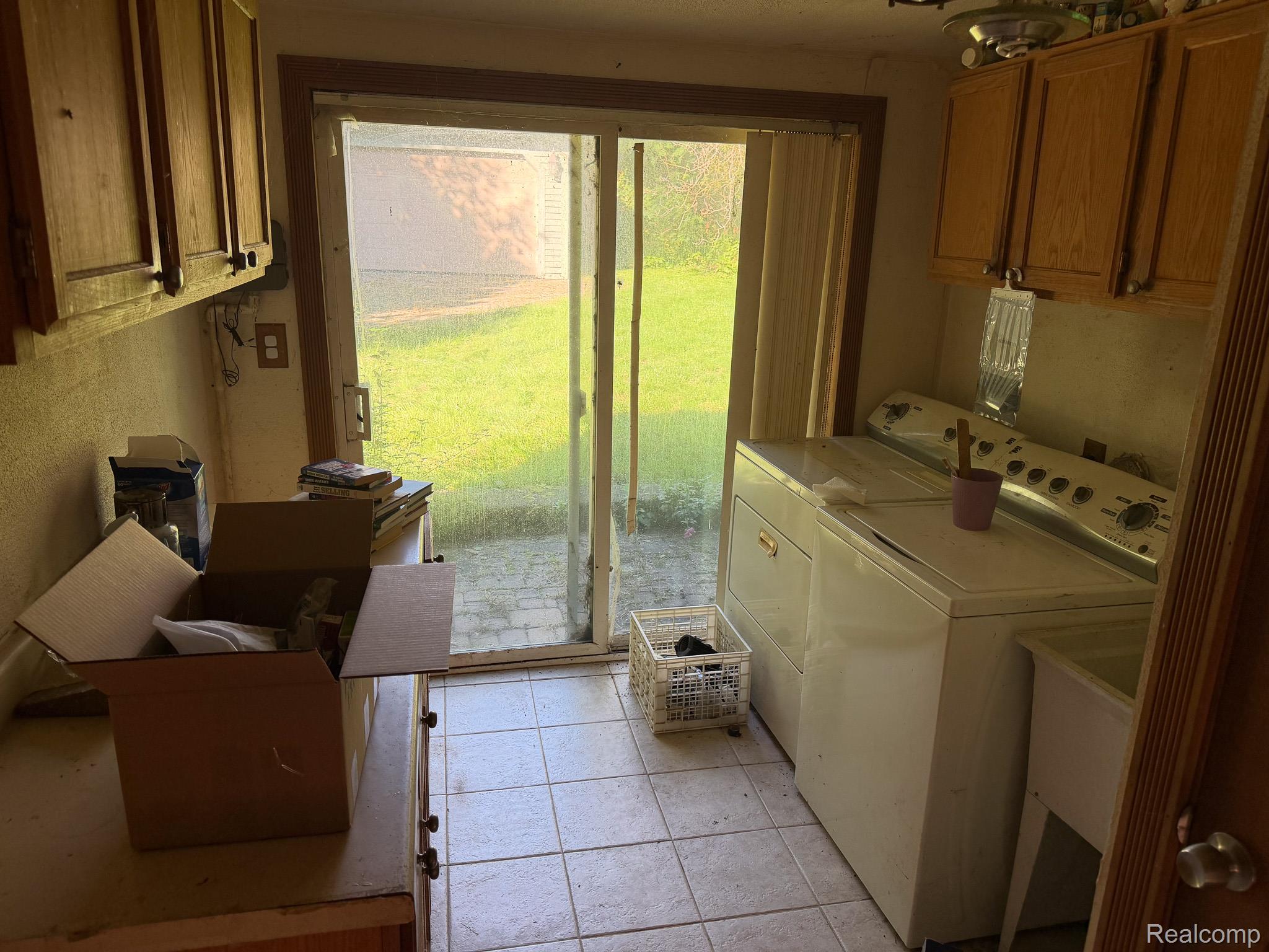 2836 York Road Rochester, MI 48309 - Photo 12 of 12 IMG_1047.jpg