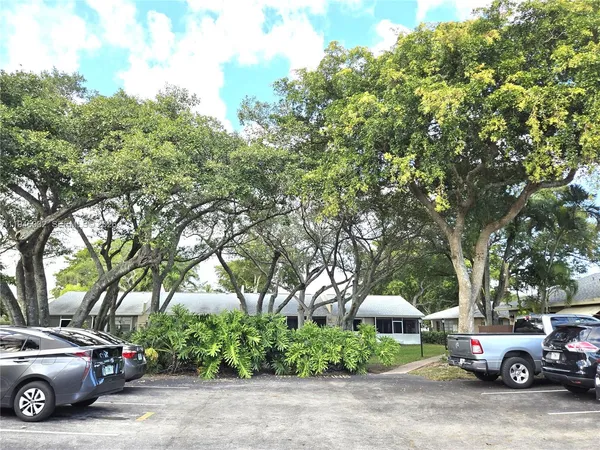 $300,000 | 842 Banks Road, Coconut Creek, FL 33063