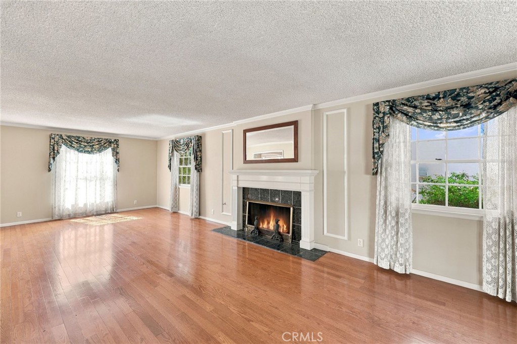4045 Chapman Place Riverside, CA 92506 - Photo 17 of 61 Photo has been digitally altered