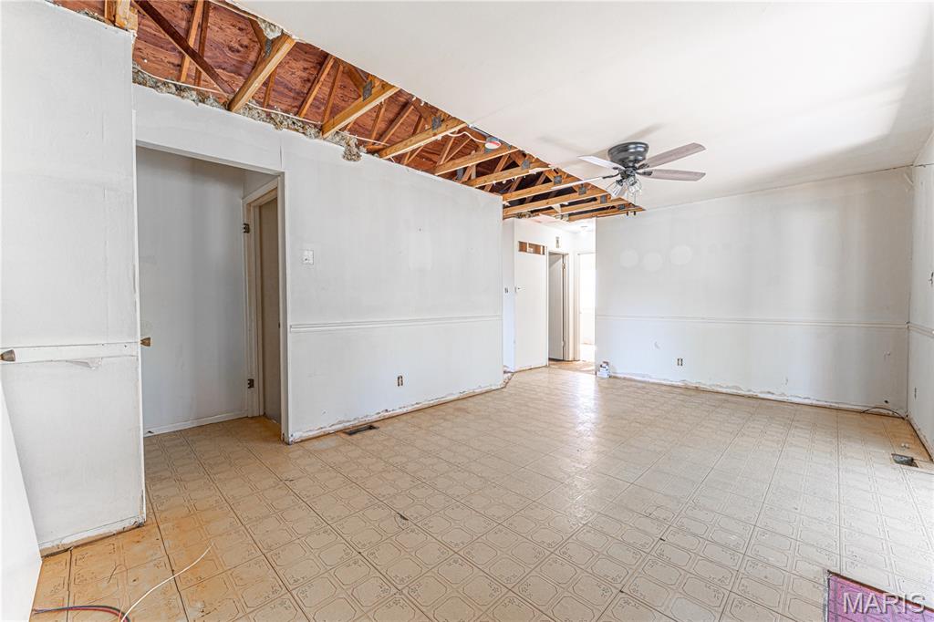 937 Napoli Drive Ballwin, MO 63021 - Photo 8 of 38