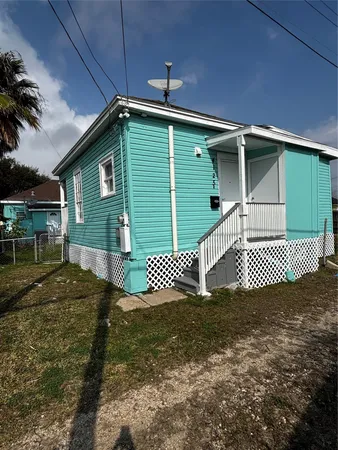 $1,350 | 4125 Avenue M, Galveston, TX 77550