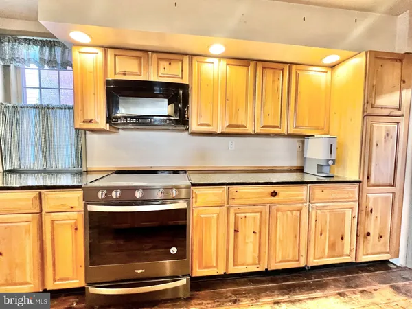 $345,000 | 203 West Franklin Street, Womelsdorf, PA 19567