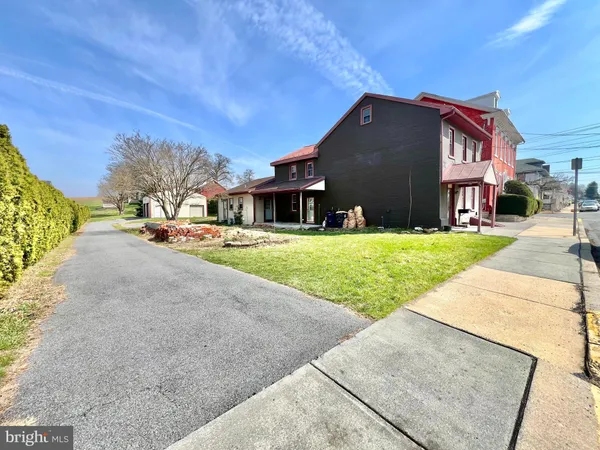$345,000 | 203 West Franklin Street, Womelsdorf, PA 19567
