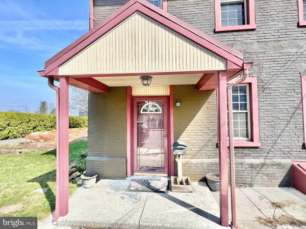 $345,000 | 203 West Franklin Street, Womelsdorf, PA 19567